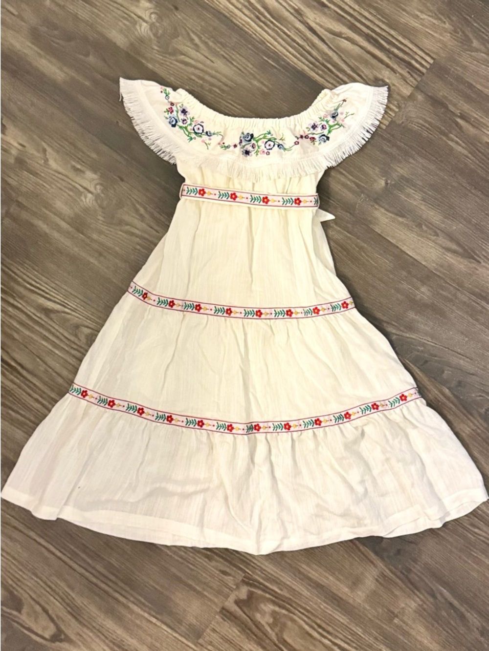 Little Girls' Boho Hippie White Floral Embroidered Off-Shoulder Dress Size 6
